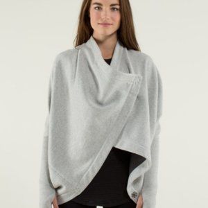 Lululemon It Makes Two Wrap - Grey - 10